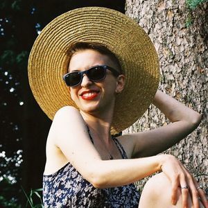 Meet your Posher, Iris